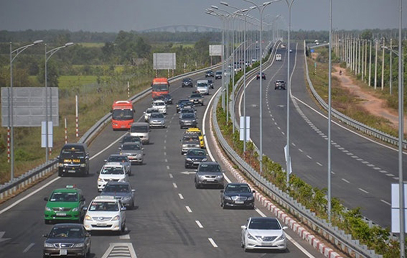 Đoạn đường Cao tốc Bến Lức - Long Thành giúp cho việc vận chuyển thuận lợi
